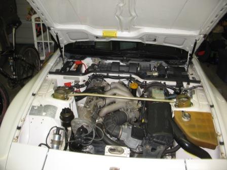 Engine Bay 944.jpg